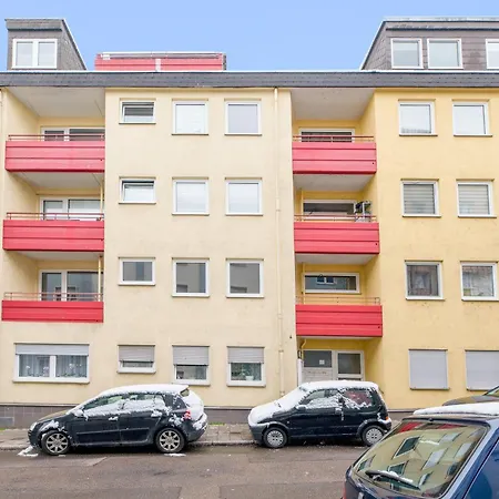 Kingsize Bett, Balkon, Arbeitsplatz, Netflix Апартаменты