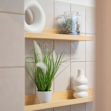 Kingsize Bett, Balkon, Arbeitsplatz, Netflix