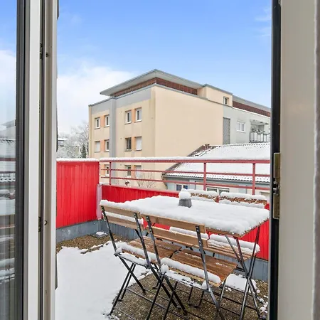 Kingsize Bett, Balkon, Arbeitsplatz, Netflix Appartement Pforzheim