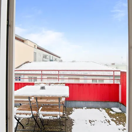 Kingsize Bett, Balkon, Arbeitsplatz, Netflix Апартаменты