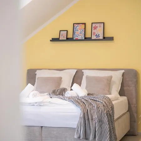 Kingsize Bett, Balkon, Arbeitsplatz, Netflix * Pforzheim