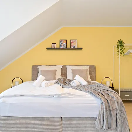 Kingsize Bett, Balkon, Arbeitsplatz, Netflix Апартаменты