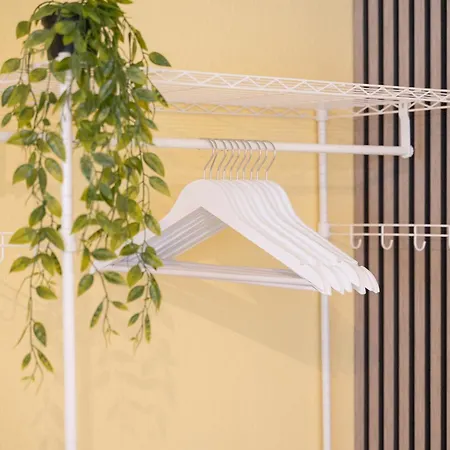 Kingsize Bett, Balkon, Arbeitsplatz, Netflix Pforzheim