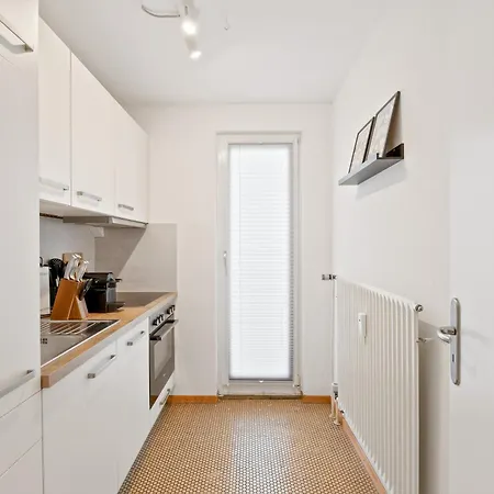 Kingsize Bett, Balkon, Arbeitsplatz, Netflix *