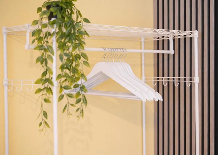 Kingsize Bett, Balkon, Arbeitsplatz, Netflix Pforzheim